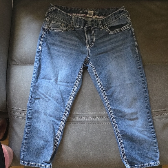 Maurices Blue Capri Jeans, Size 7/8 - Picture 1 of 2